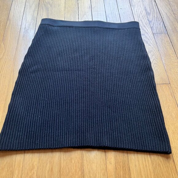 VIVIENNE TAM Size PM Black Ribbed Sweater Pencil Skirt - Picture 9 of 11